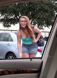 Chubby brunette earns an extra dollar with her pussy