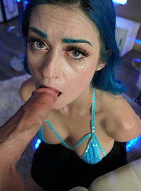 Fantastic young babe Jewelz Blu knows how to suck cock properly